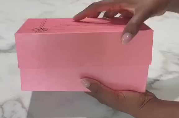 Load video: &lt;p&gt;The SeRenova heating belt delivers targeted warmth &lt;strong&gt;to relax muscles&lt;/strong&gt; and &lt;strong&gt;ease menstrual pain in minutes.&lt;/strong&gt;&lt;/p&gt;&lt;p&gt;&lt;strong&gt;Discreet, soft, and fully&lt;/strong&gt; rechargeable&lt;/p&gt;&lt;p&gt;&lt;/p&gt;